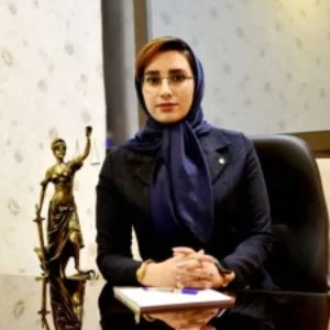 زهرا حق شناس بهترین وکیل ملکی در اصفهان