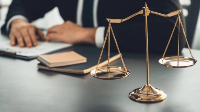 بهترین وکیل کرمانشاه | لیست 10 وکیل متخصص در سال 1405 ⚖️