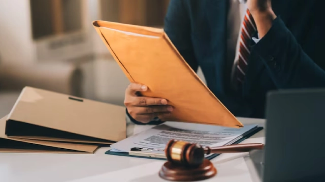 بهترین وکیل مشهد | لیست 10 وکیل متخصص در سال 1405 ⚖️