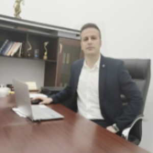پرویز پروین بهترین وکیل سنندج