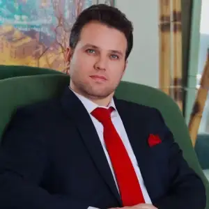 فرهاد حسینی مقدم بهترین وکیل خانواده مشهد