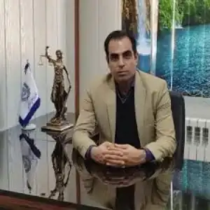 حامد شاکری نیا بهترین وکیل طلاق در تهران