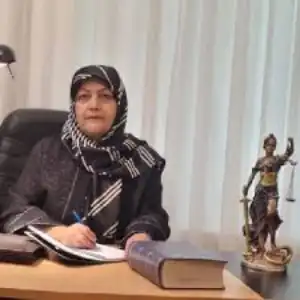 سیده فاطمه قریشی بهترین وکیل ملکی در تهران