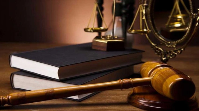 بهترین وکیل پایه یک دادگستری در اهواز | لیست 10 وکیل متخصص در سال 1405 ⚖️