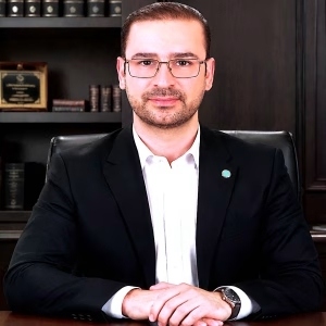 حميدرضا مجتهدی فر بهترین وکیل ملکی در کرج