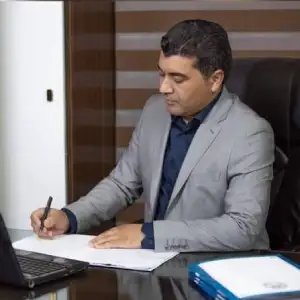 رضا احسانی بهترین وکیل کیفری در مشهد