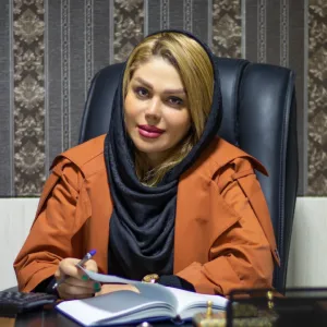 سارا اله ویسی بهترین وکیل خانم در کرمانشاه