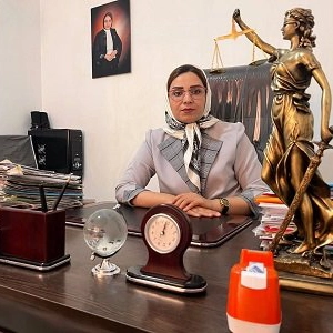سمیه شریفی بهترین وکیل خانواده در شیراز