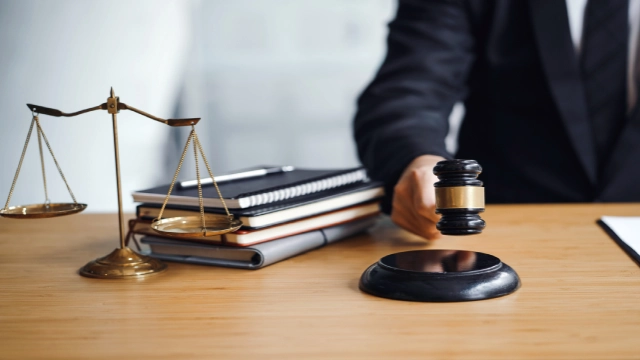 چگونگی محاسبه حق الوکاله وکیل در قم و عوامل مؤثر بر آن