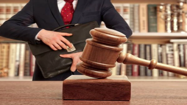 بهترین وکیل پایه یک دادگستری در کرج | 10 وکیل متخصص 1405 ⚖️