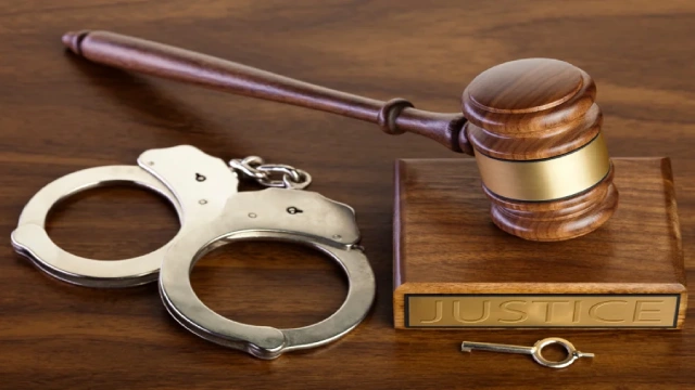بهترین وکیل کیفری در کرج | لیست 10 وکیل متخصص در سال 1405 ⚖️