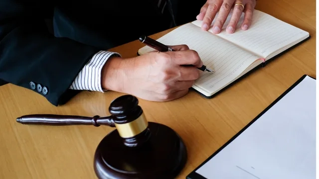 مراحل انتخاب بهترین وکیل کیفری در کرج