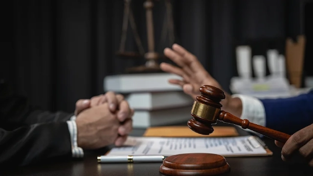 بهترین وکیل کیفری در اصفهان | 10 وکیل متخصص در سال 1405 ⚖️