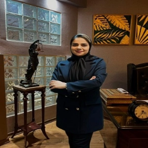 محدثه آقانژادیان بهترین وکیل خانم در تبریز