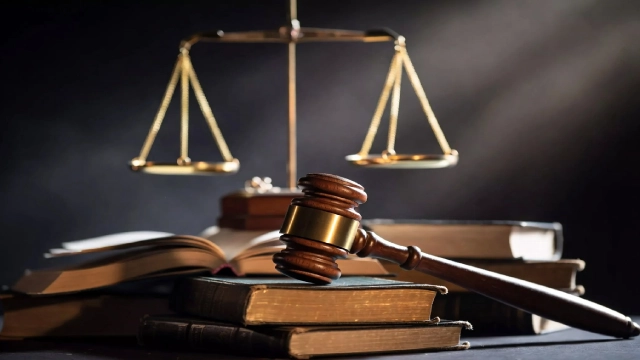 مزایای انتخاب یک وکیل متخصص در دعاوی جزایی