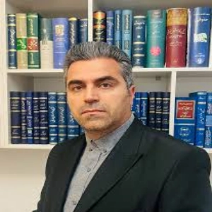 دکتر روح‌الله کریمی بهترین وکیل طلاق در شمال تهران