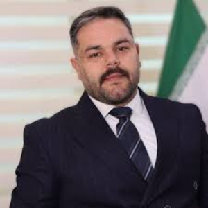 داود ظریف بهترین وکیل شرکتی در تهران